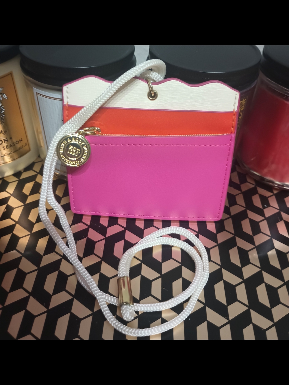 BATH AND BODY WORKS ZIPPER COIN CARD HOLDER WITH LANYARD